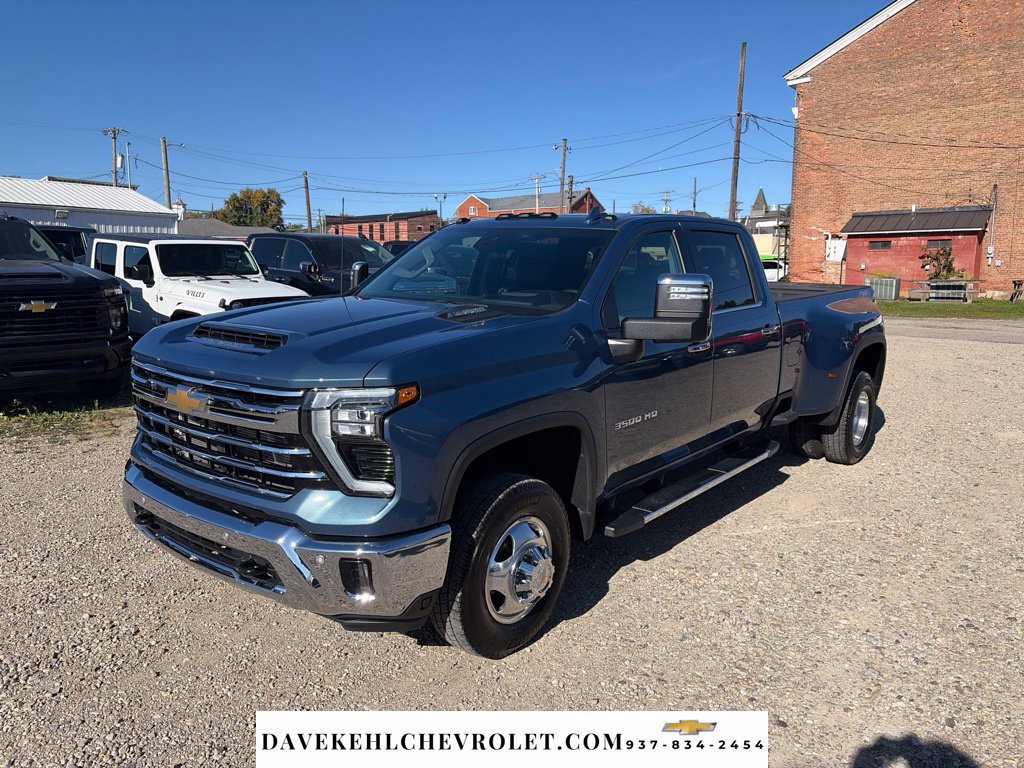 Used 2024 Chevrolet Silverado 3500 LTZ w/ LTZ Plus Package AWD/4WD image 3