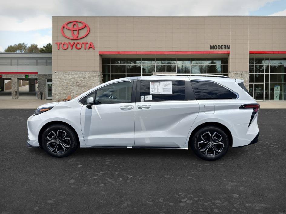 Certified 2026 Toyota Sienna Platinum AWD/4WD image 4