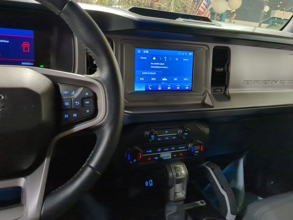 Used 2023 Ford Bronco Outer Banks AWD/4WD image 12