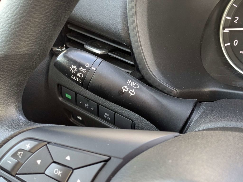 Used 2024 Nissan Sentra SV FWD image 22