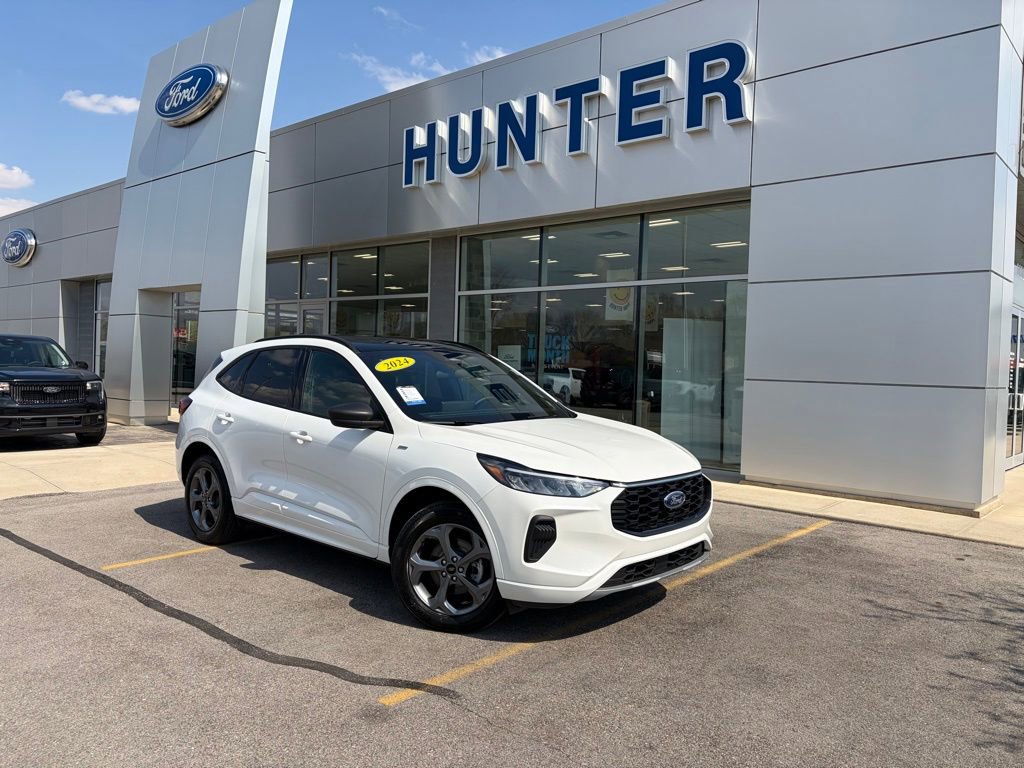 Used 2024 Ford Escape ST-Line w/ Tech Pack #1 AWD/4WD image 1