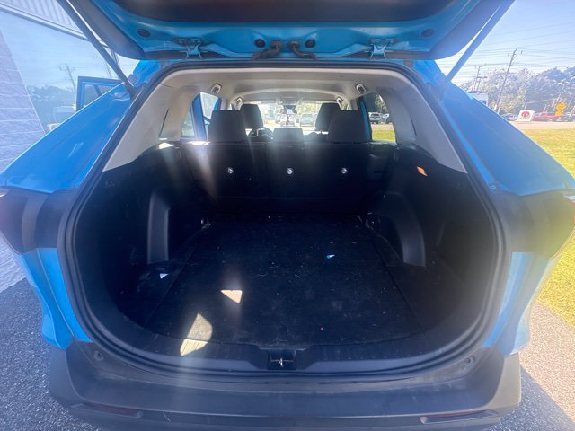Used 2021 Toyota RAV4 LE FWD image 13