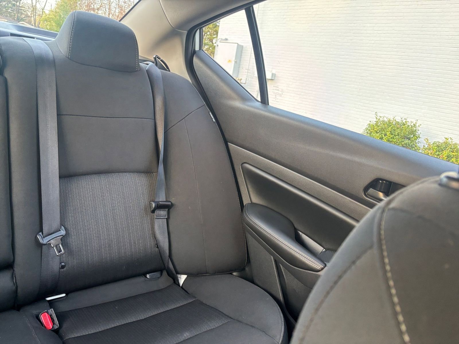 Used 2025 Nissan Altima 2.5 SV image 36