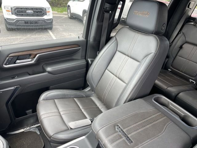Used 2025 Chevrolet Silverado 3500 High Country w/ High Country Premium Package AWD/4WD image 24