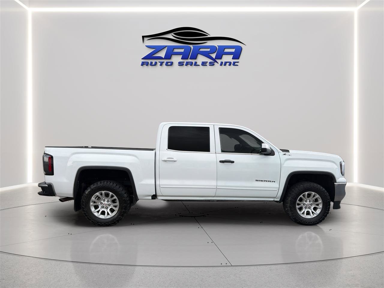 Used 2018 GMC Sierra 1500 SLE w/ Suspension Package, Off-Road AWD/4WD image 8