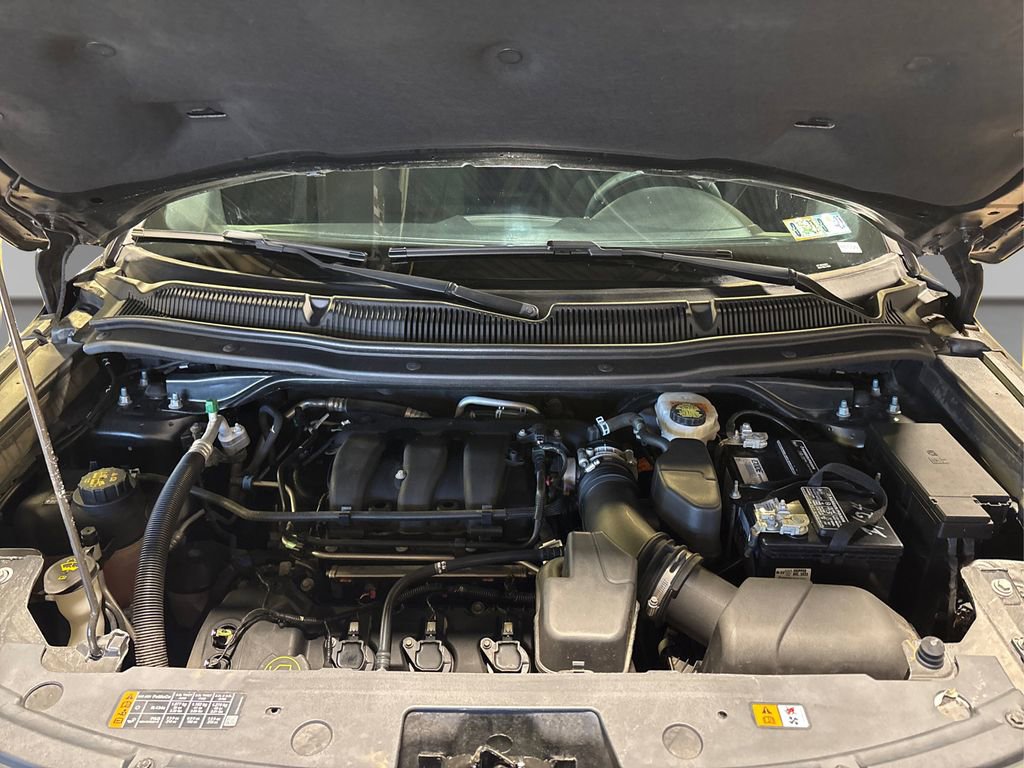 Used 2018 Ford Explorer XLT image 15