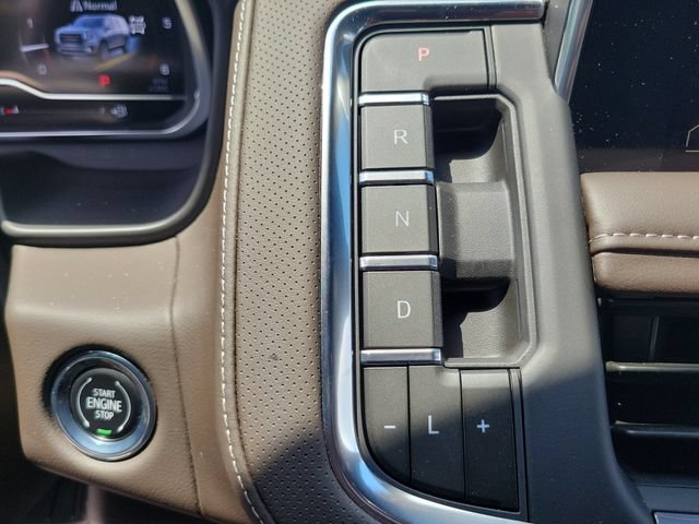 Used 2023 GMC Yukon SLT w/ SLT Premium Package AWD/4WD image 17