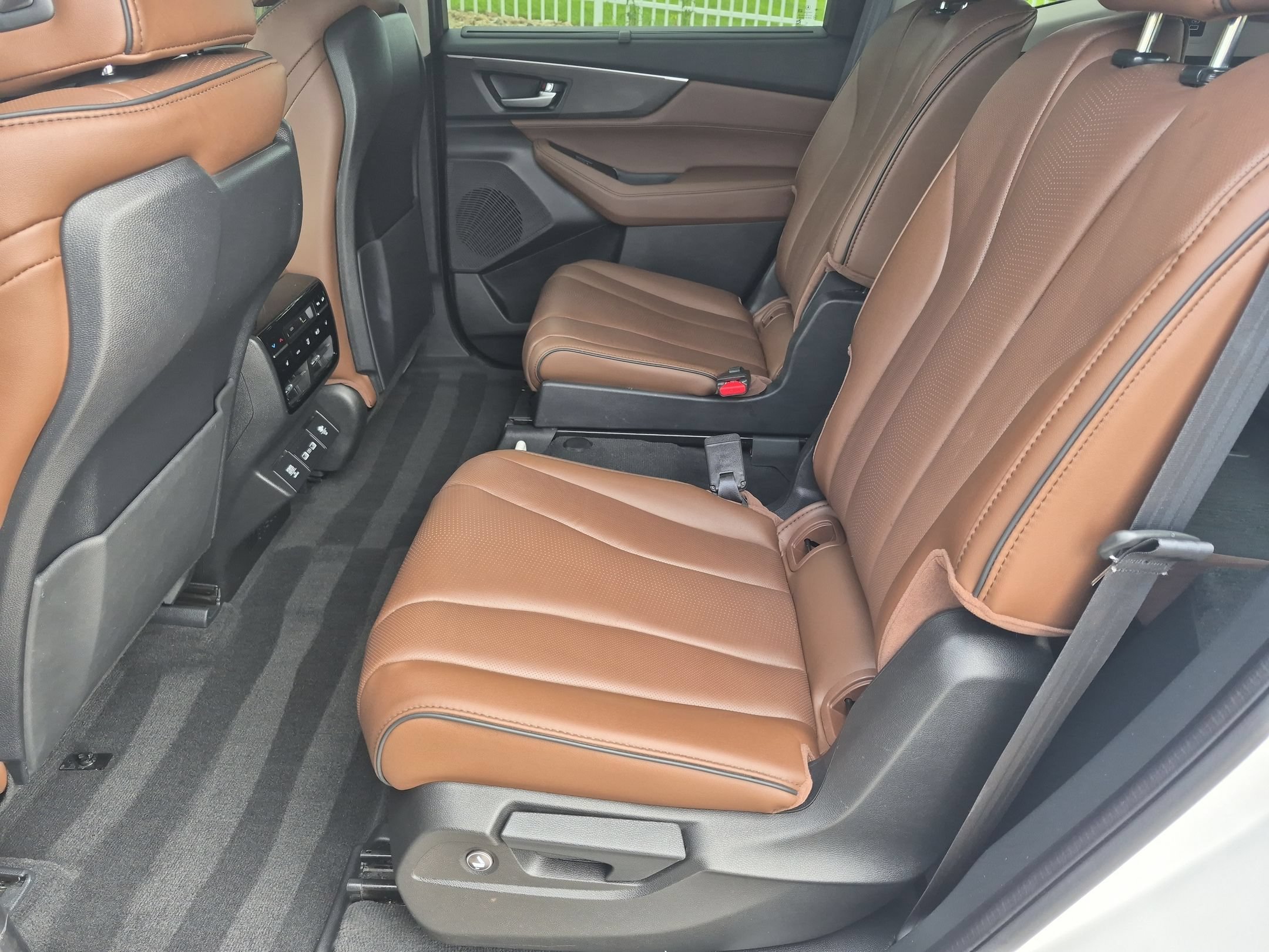 Used 2024 Acura MDX w/ Advance Package AWD/4WD image 25