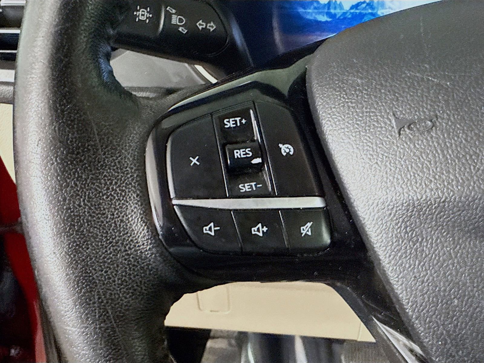 Used 2021 Ford Escape SEL w/ Technology Package AWD/4WD image 10