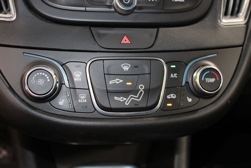 Used 2017 Chevrolet Malibu LT w/ Leather Package FWD image 40