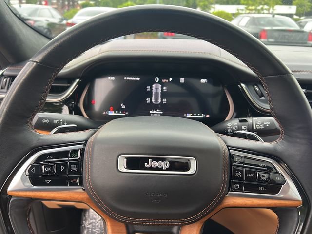 Used 2023 Jeep Grand Cherokee Summit AWD/4WD image 25