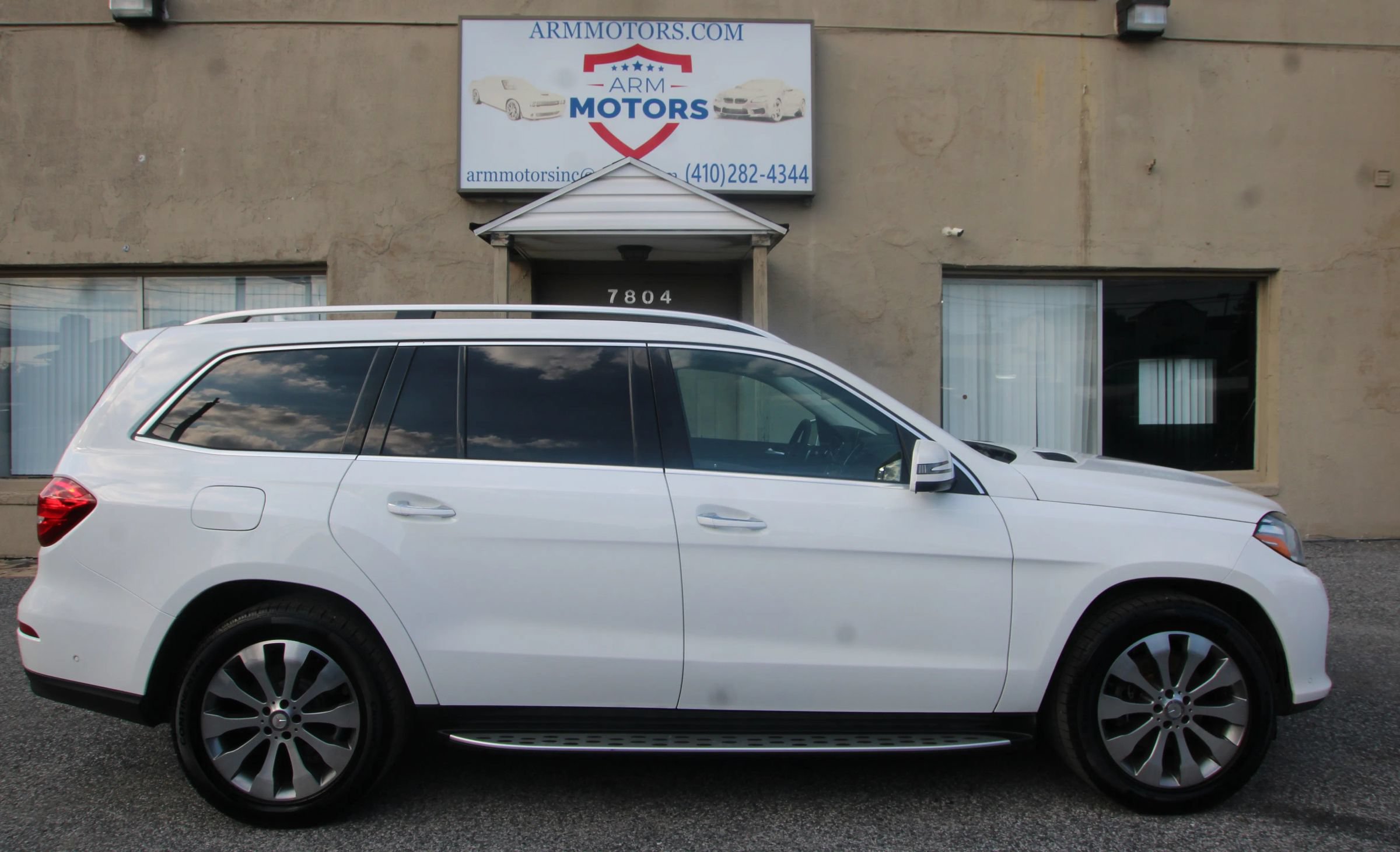 Used 2017 Mercedes-Benz GLS 450 4MATIC w/ Premium Package image 4