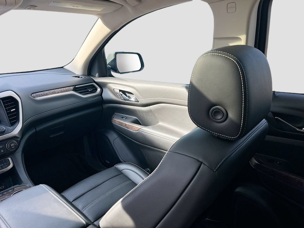 Used 2021 GMC Acadia Denali w/ Denali Technology Package FWD image 25