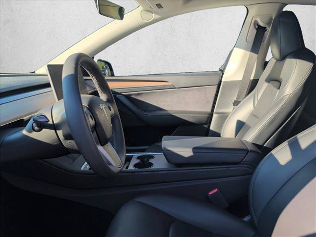 Used 2023 Tesla Model Y Long Range AWD/4WD image 10