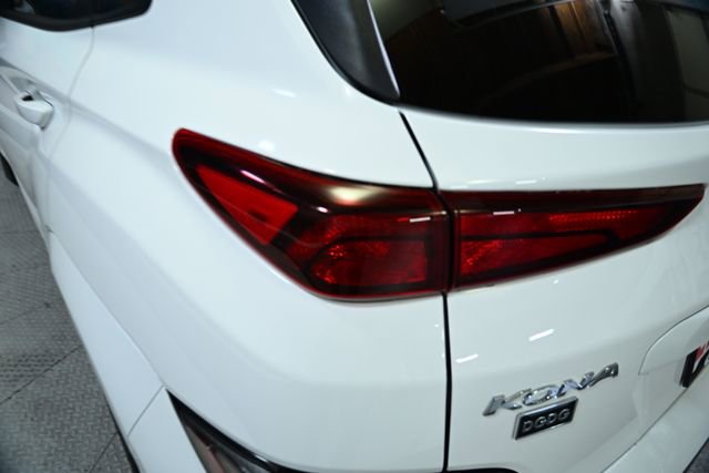 Used 2023 Hyundai Kona SE image 12