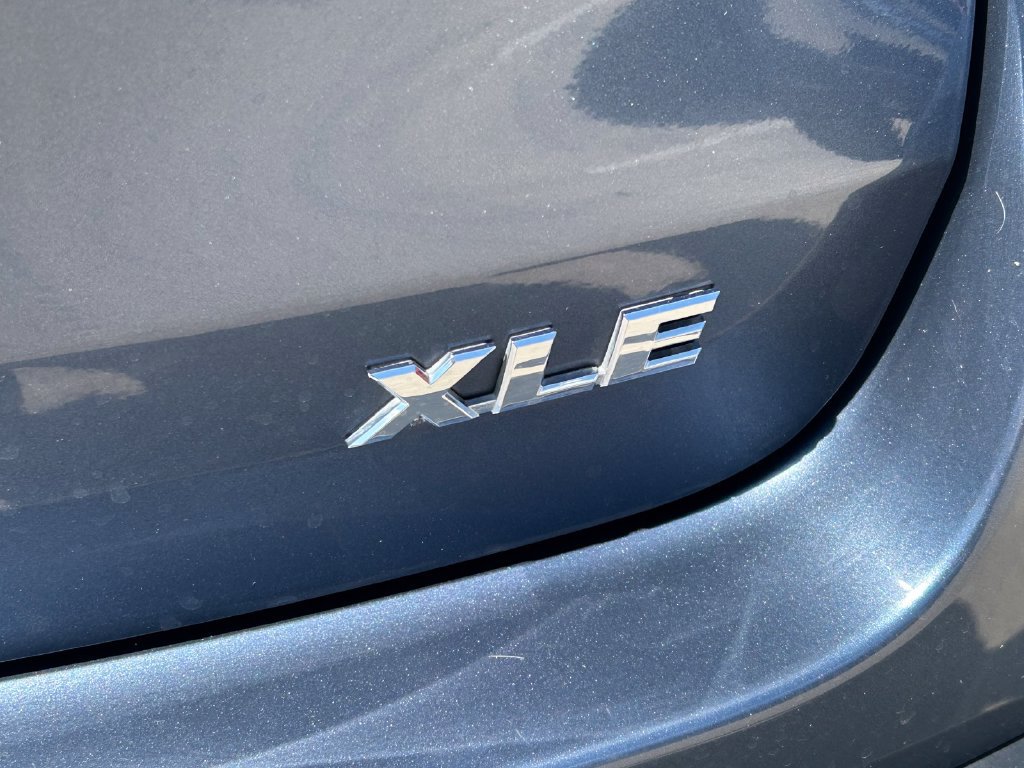 Used 2019 Toyota Highlander XLE FWD image 14