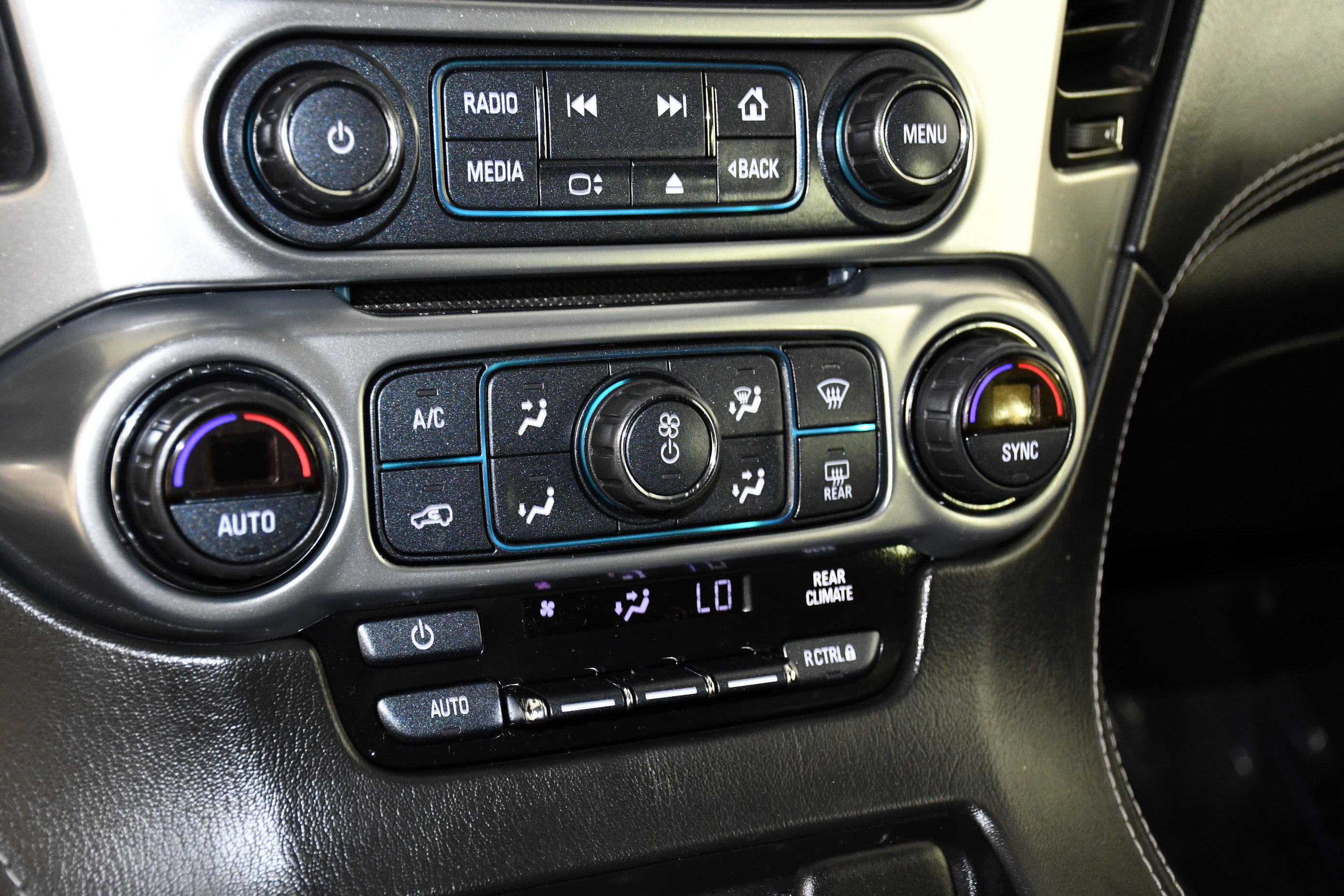 Used 2018 Chevrolet Tahoe LS AWD/4WD image 31