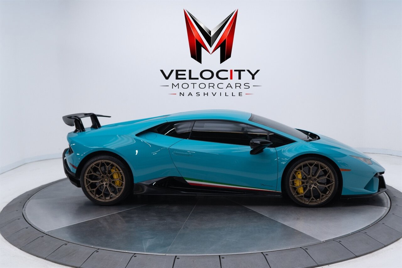 Used 2019 Lamborghini Huracan Performante AWD/4WD image 13