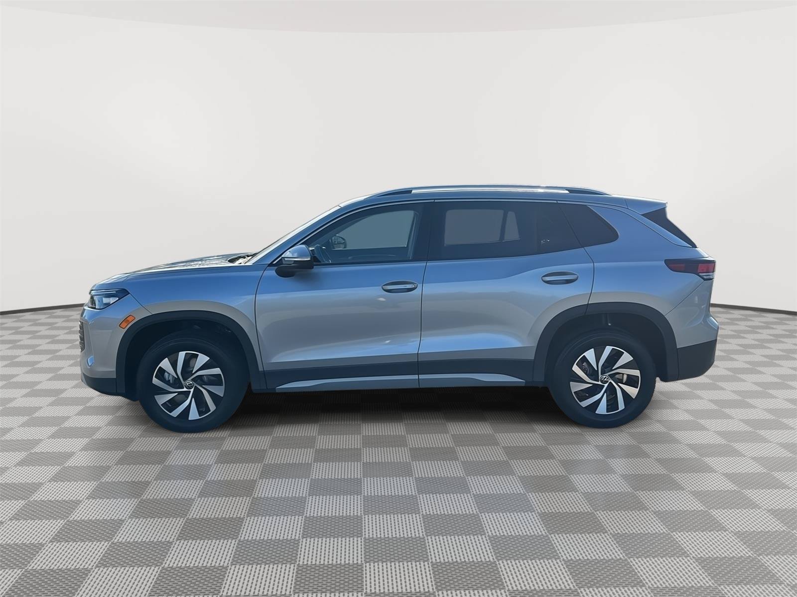 New 2026 Volkswagen Tiguan S AWD/4WD image 9