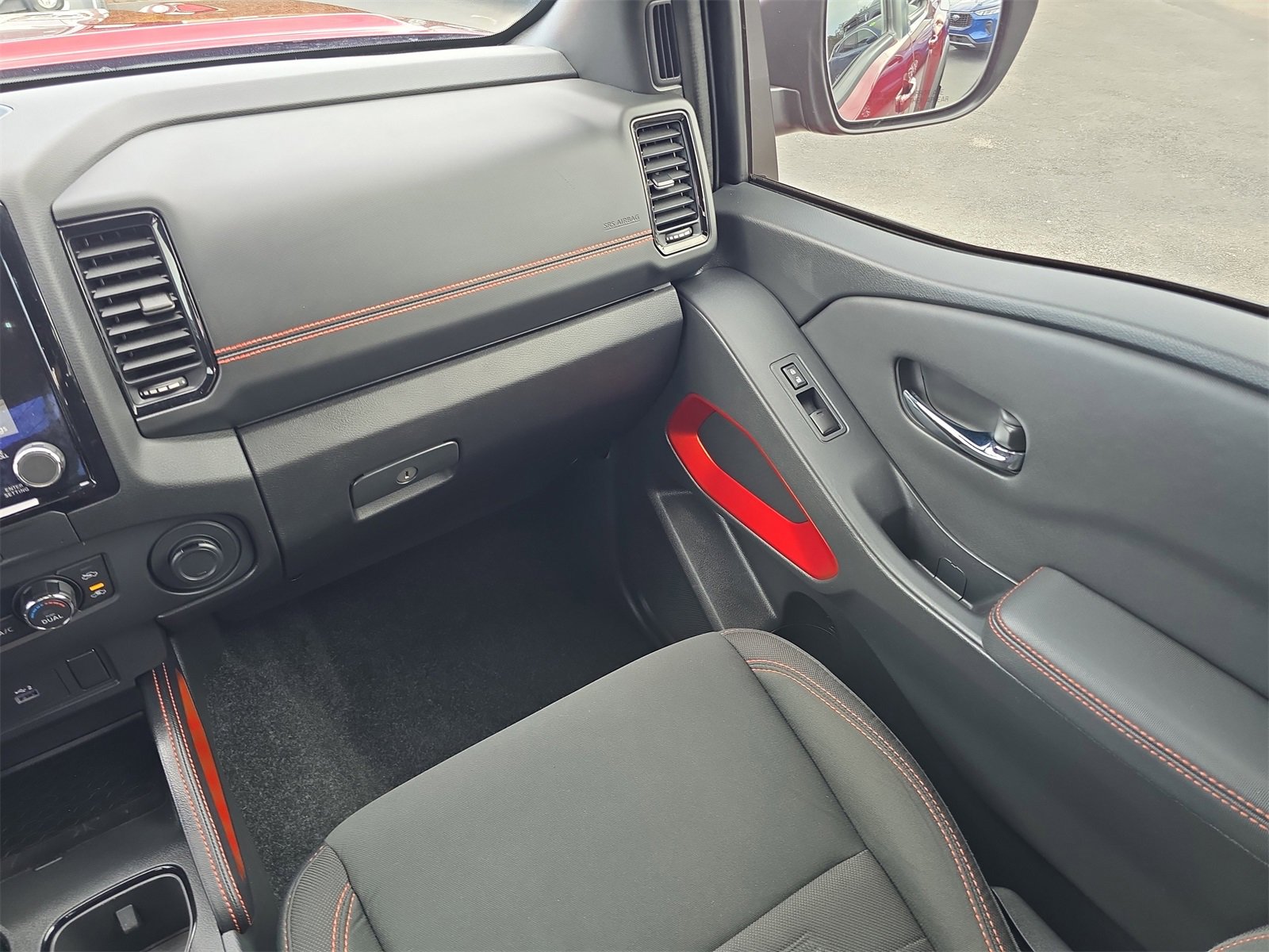 Used 2024 Nissan Frontier Pro-X w/ Technology Package image 11