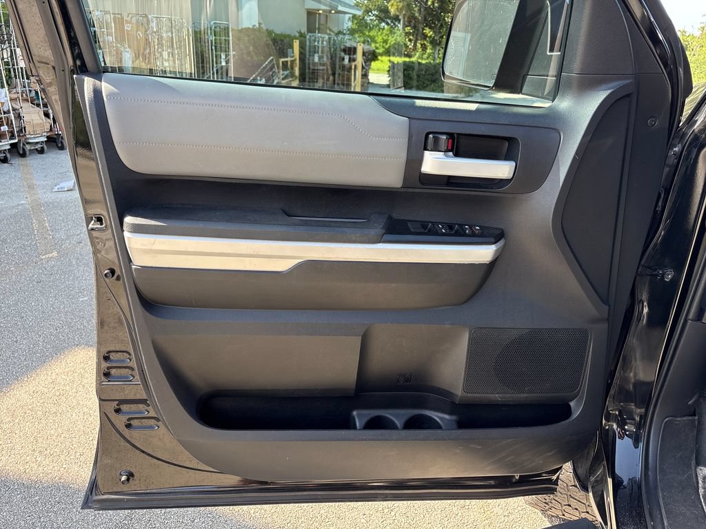 Used 2017 Toyota Tundra Limited w/ Limited Premium Package AWD/4WD image 26