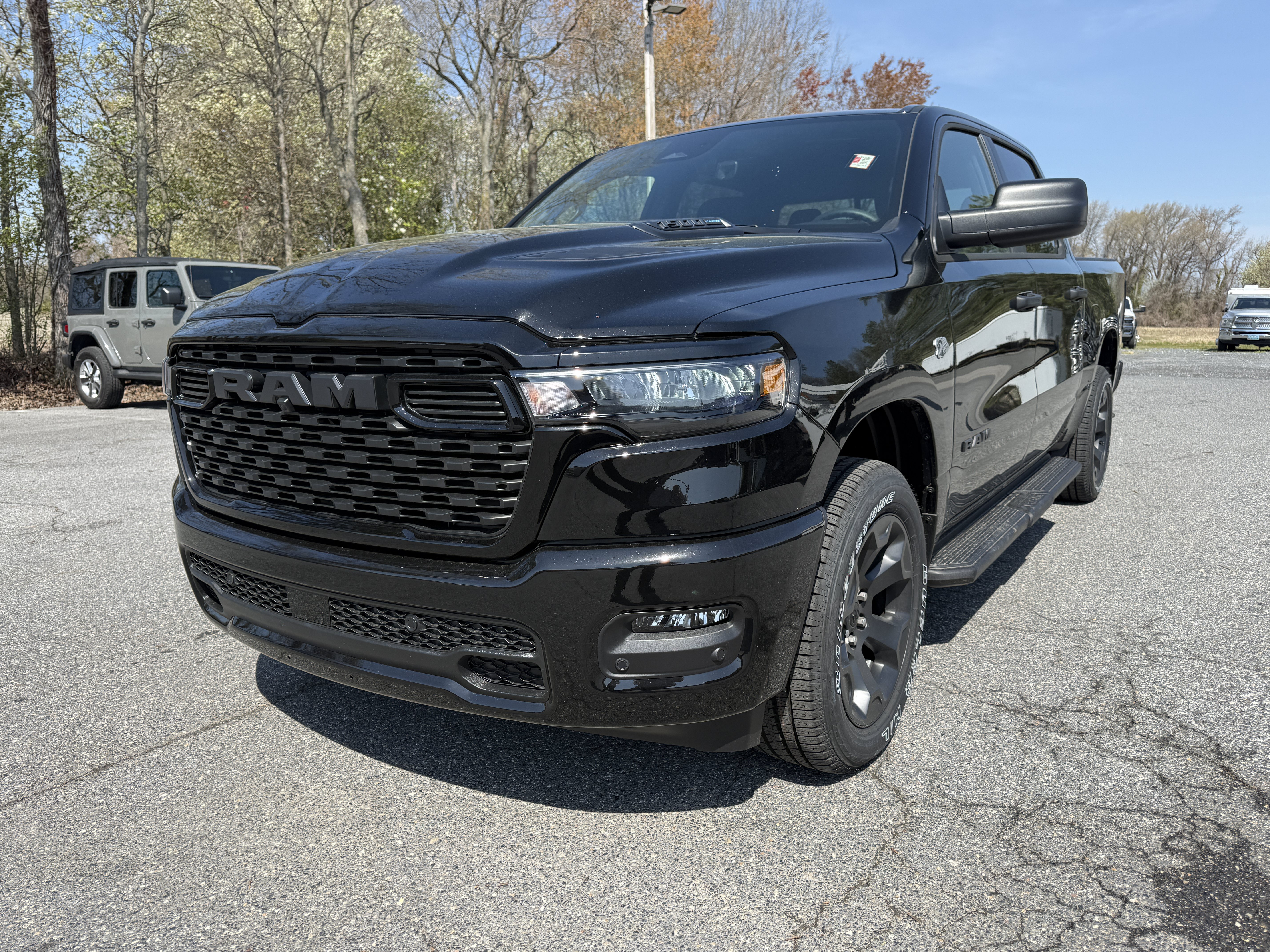New 2026 RAM 1500 Express AWD/4WD image 3
