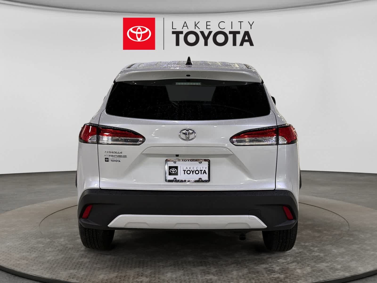 Used 2025 Toyota Corolla Cross L FWD image 7