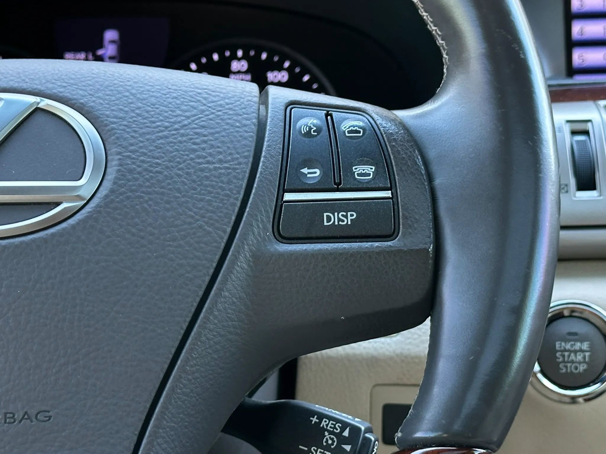 Used 2013 Lexus LS 460 w/ Comfort Pkg RWD image 30
