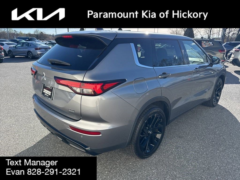 Used 2022 Mitsubishi Outlander SEL Black Edition FWD image 7