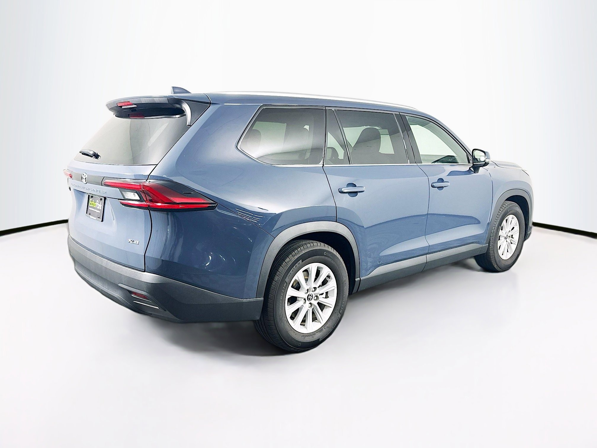 Used 2025 Toyota Grand Highlander FWD image 9