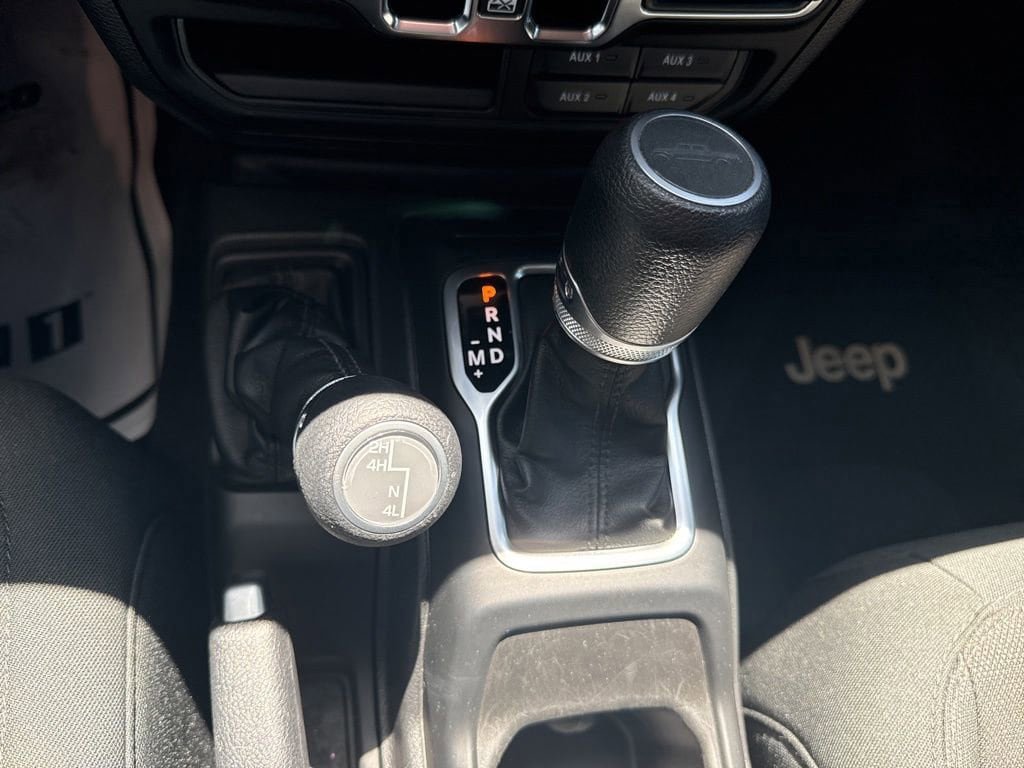 Used 2020 Jeep Gladiator Sport w/ Quick Order Package 24S AWD/4WD image 28