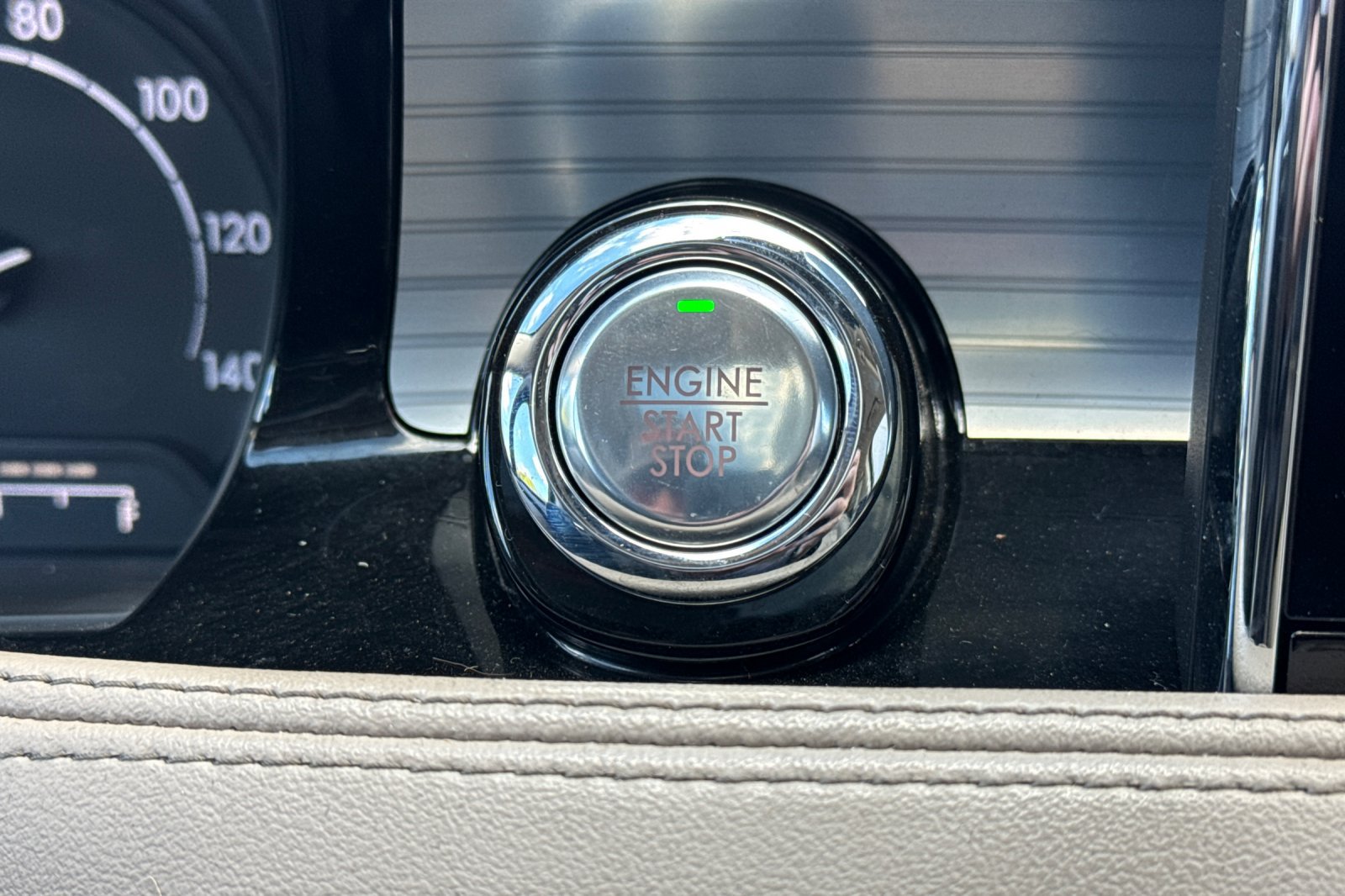 Certified 2022 Lincoln Corsair AWD w/ Premium Package image 23