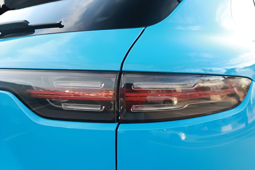 Used 2023 Porsche Cayenne image 19