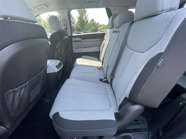 Certified 2025 Hyundai Palisade SE image 9