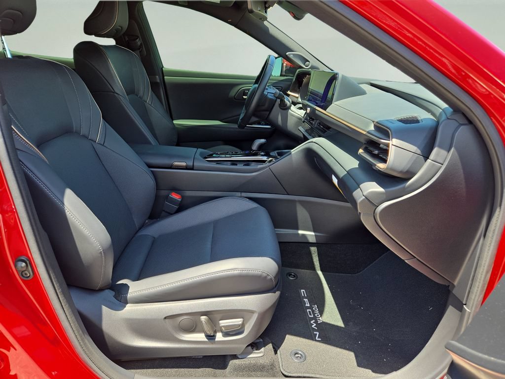 Certified 2025 Toyota Crown AWD/4WD image 29