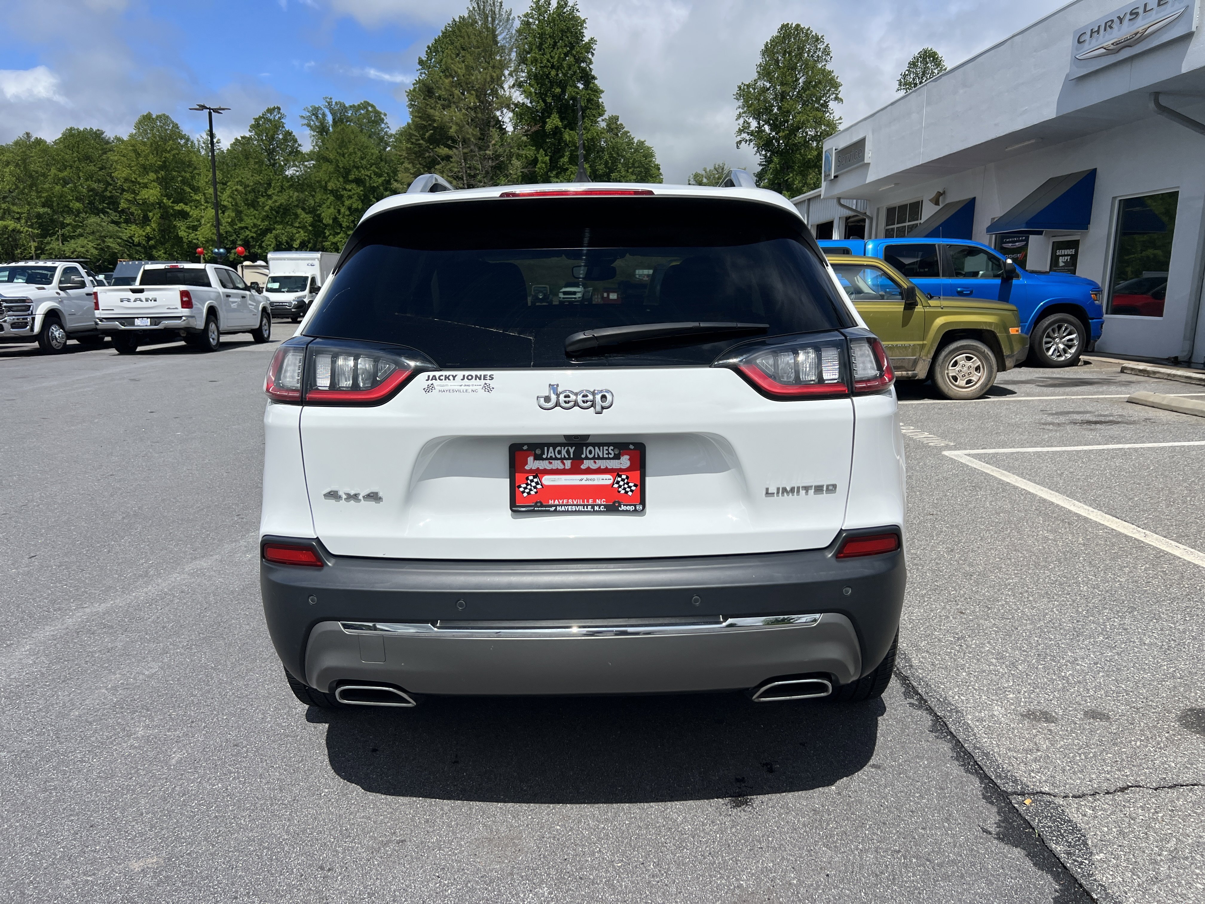 Used 2020 Jeep Cherokee Limited w/ Technology Group AWD/4WD image 2