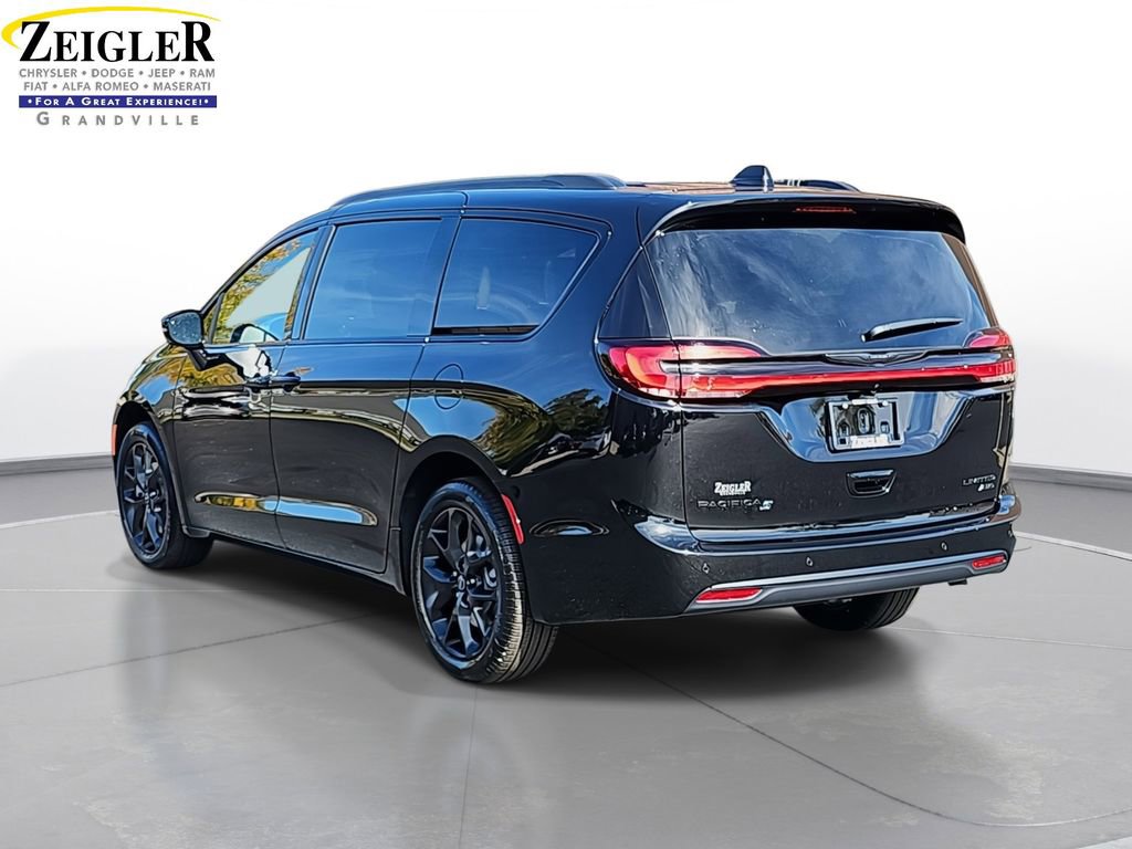 New 2026 Chrysler Pacifica Limited w/ S Appearance Package image 7