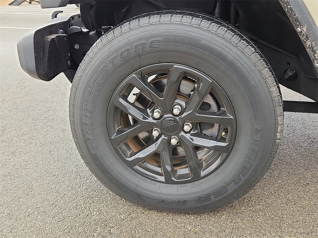 Used 2022 Jeep Gladiator Sport image 7