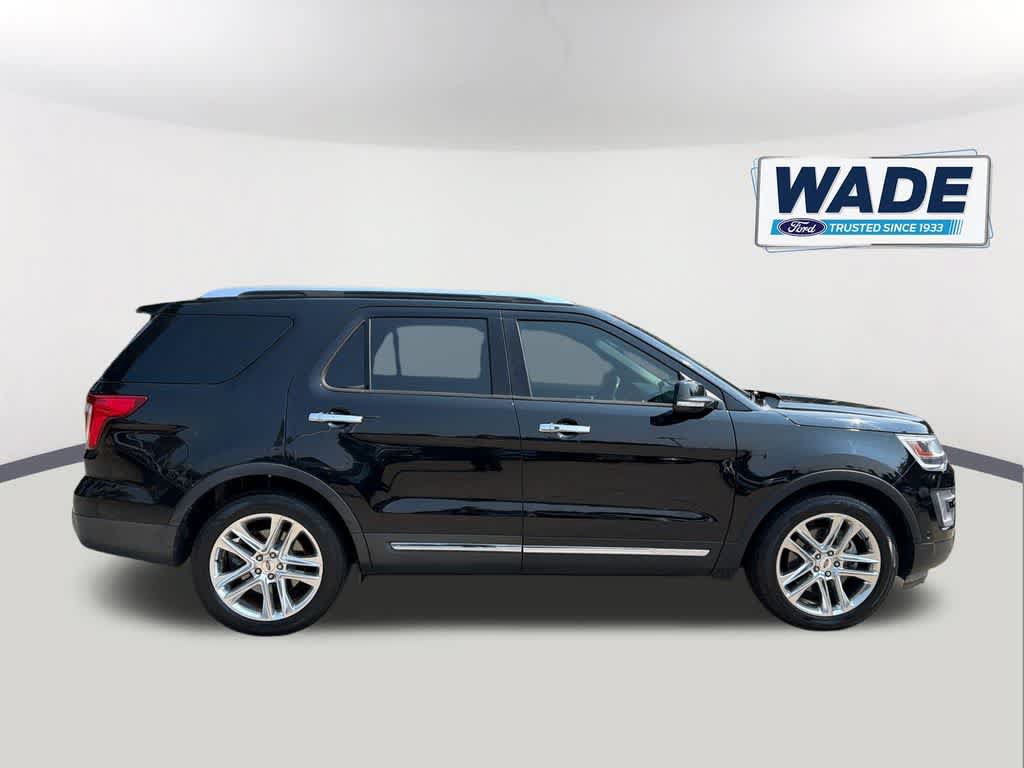 Used 2017 Ford Explorer Limited w/ Equipment Group 301A FWD image 4