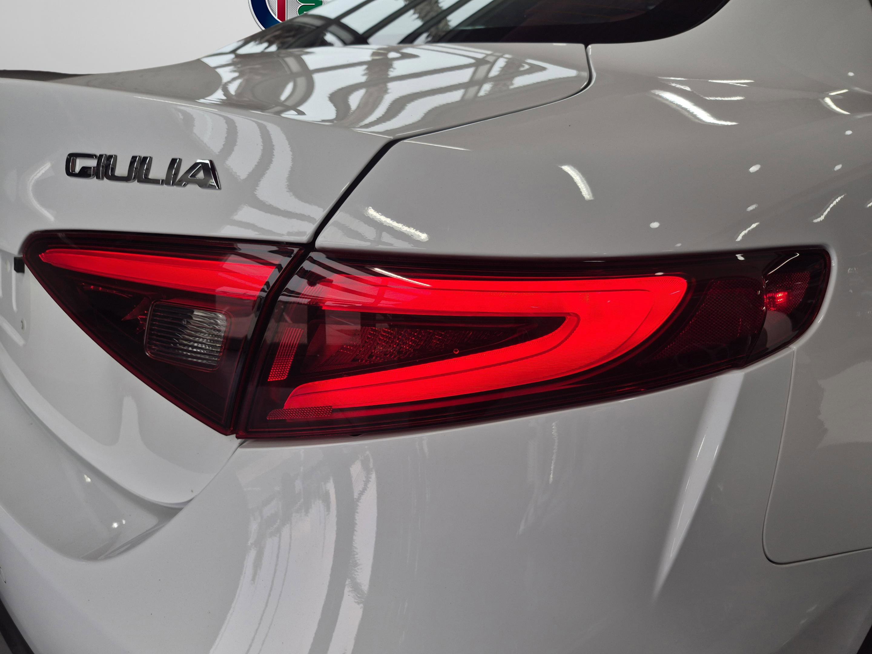 Used 2023 Alfa Romeo Giulia Veloce RWD image 69