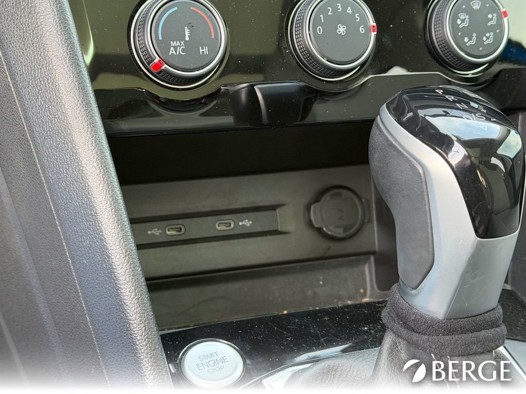 Used 2023 Volkswagen Taos SE w/ Panoramic Sunroof Package image 32