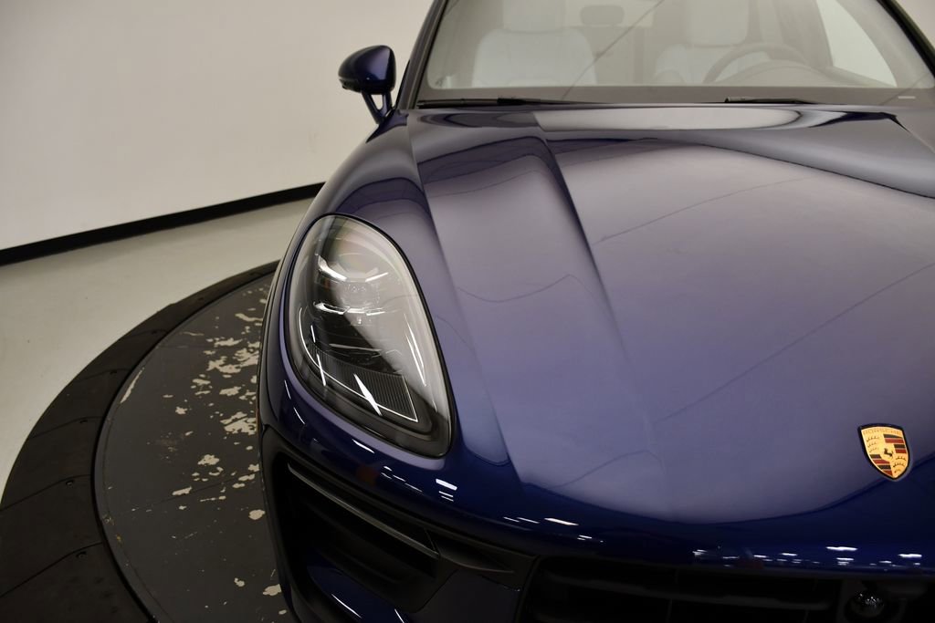 Certified 2025 Porsche Macan image 13