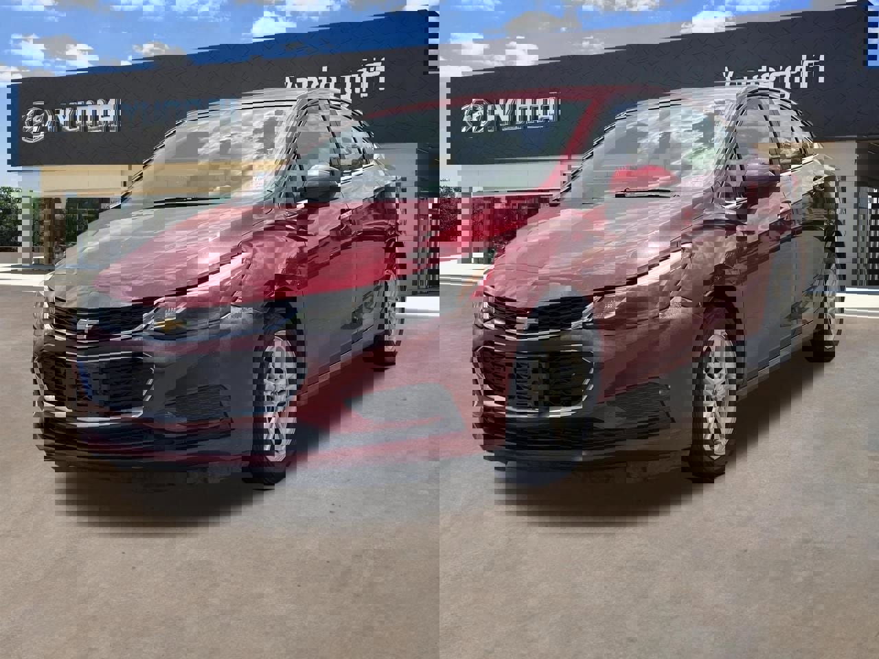 Used 2018 Chevrolet Cruze LT image 2