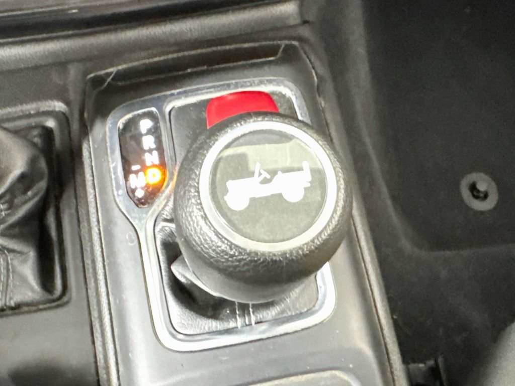 Used 2024 Jeep Wrangler Unlimited w/ Convenience Group AWD/4WD image 14