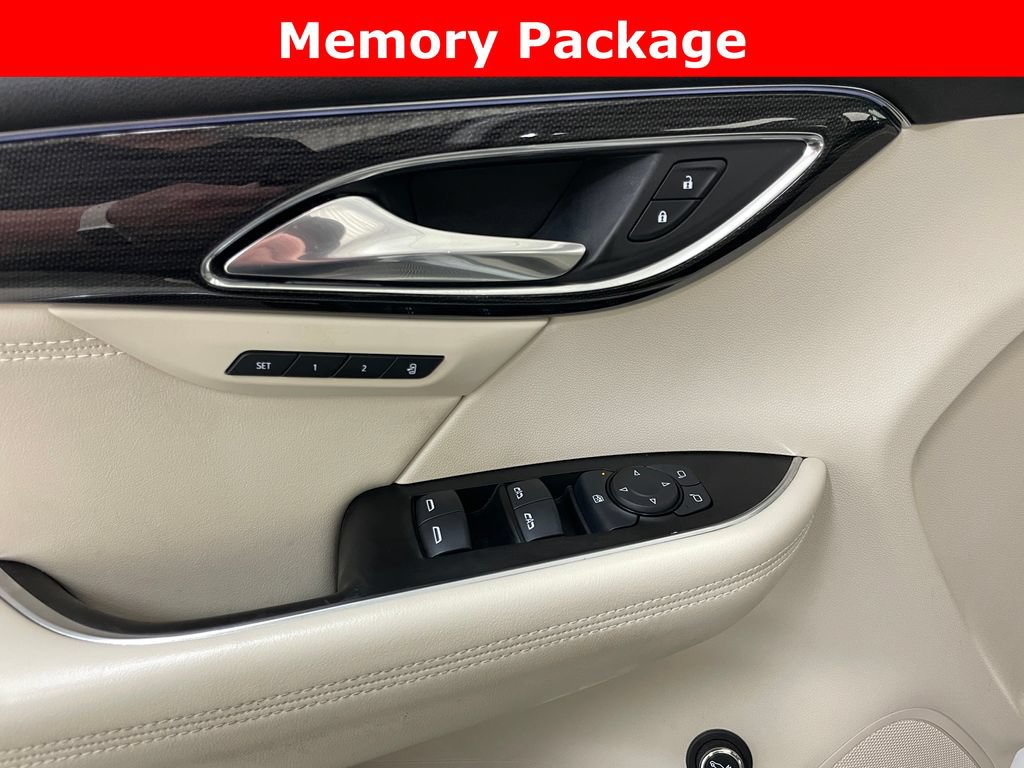 Used 2021 Buick Envision Essence w/ Technology Package I FWD image 9
