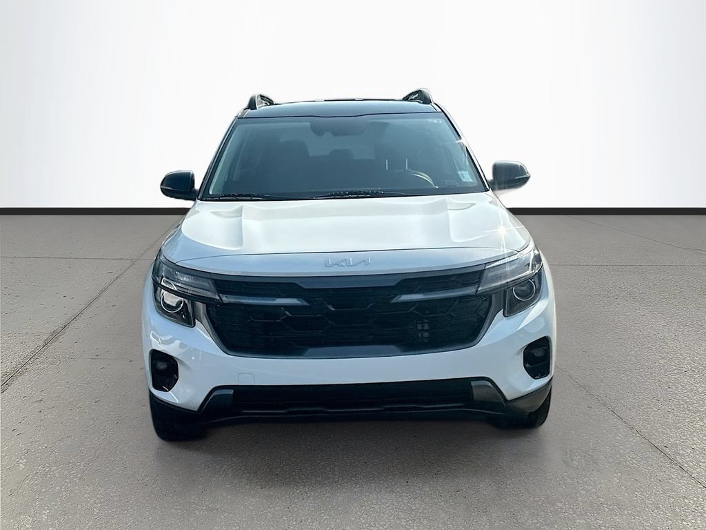 Certified 2024 Kia Seltos X-Line AWD/4WD image 2