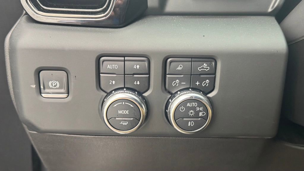 Used 2024 GMC Sierra 1500 AT4 w/ Technology Package image 24