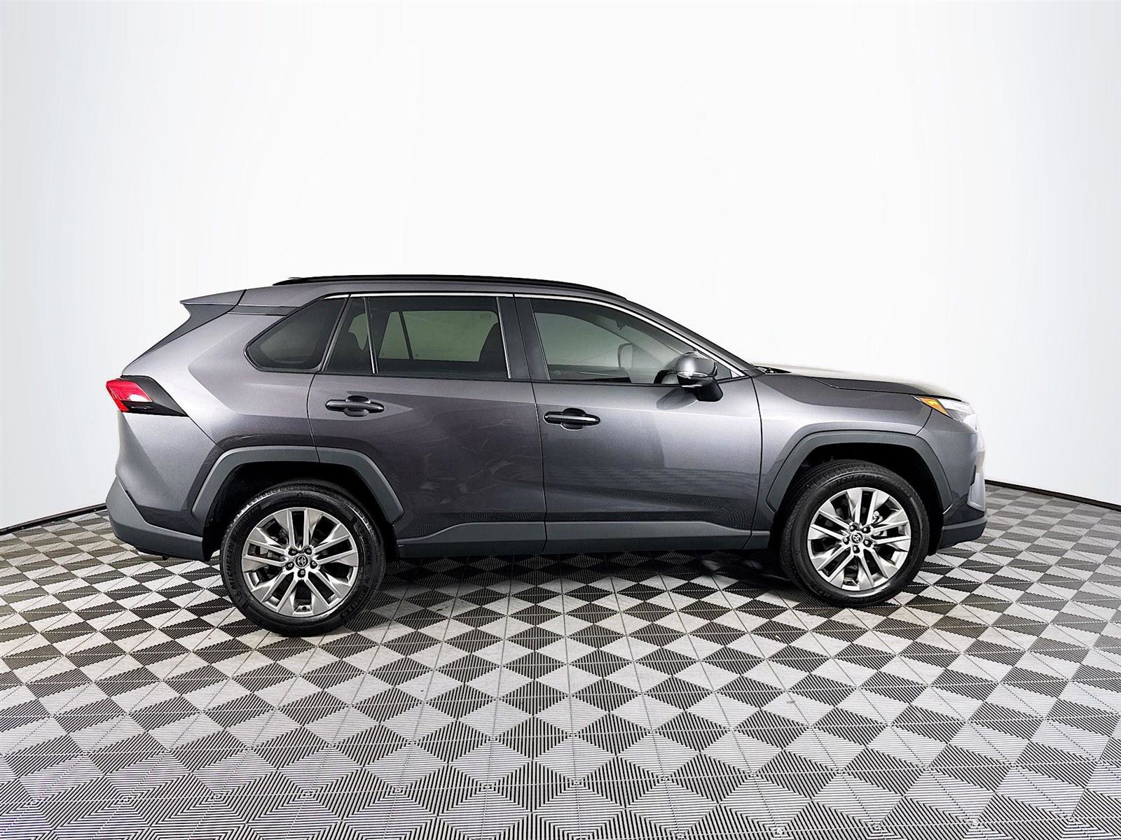 Used 2024 Toyota RAV4 XLE Premium image 9