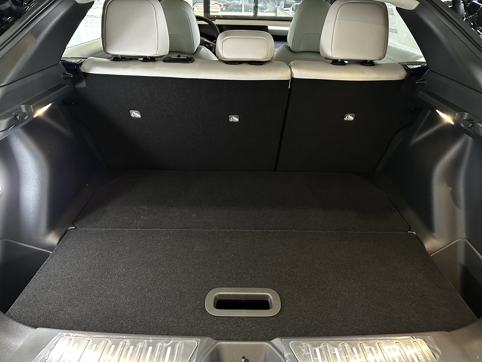 New 2026 Nissan Leaf Platinum+ w/ Illuminated Package image 16