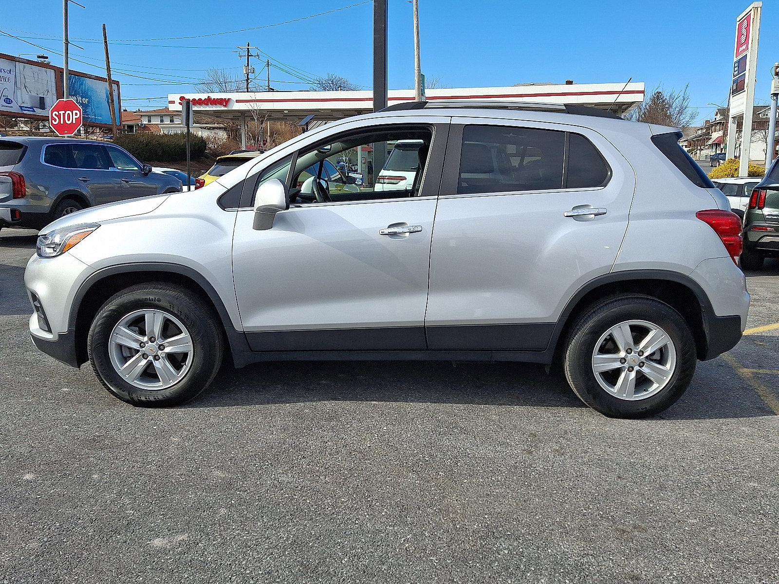 Used 2019 Chevrolet Trax LT w/ LT Convenience Package image 2